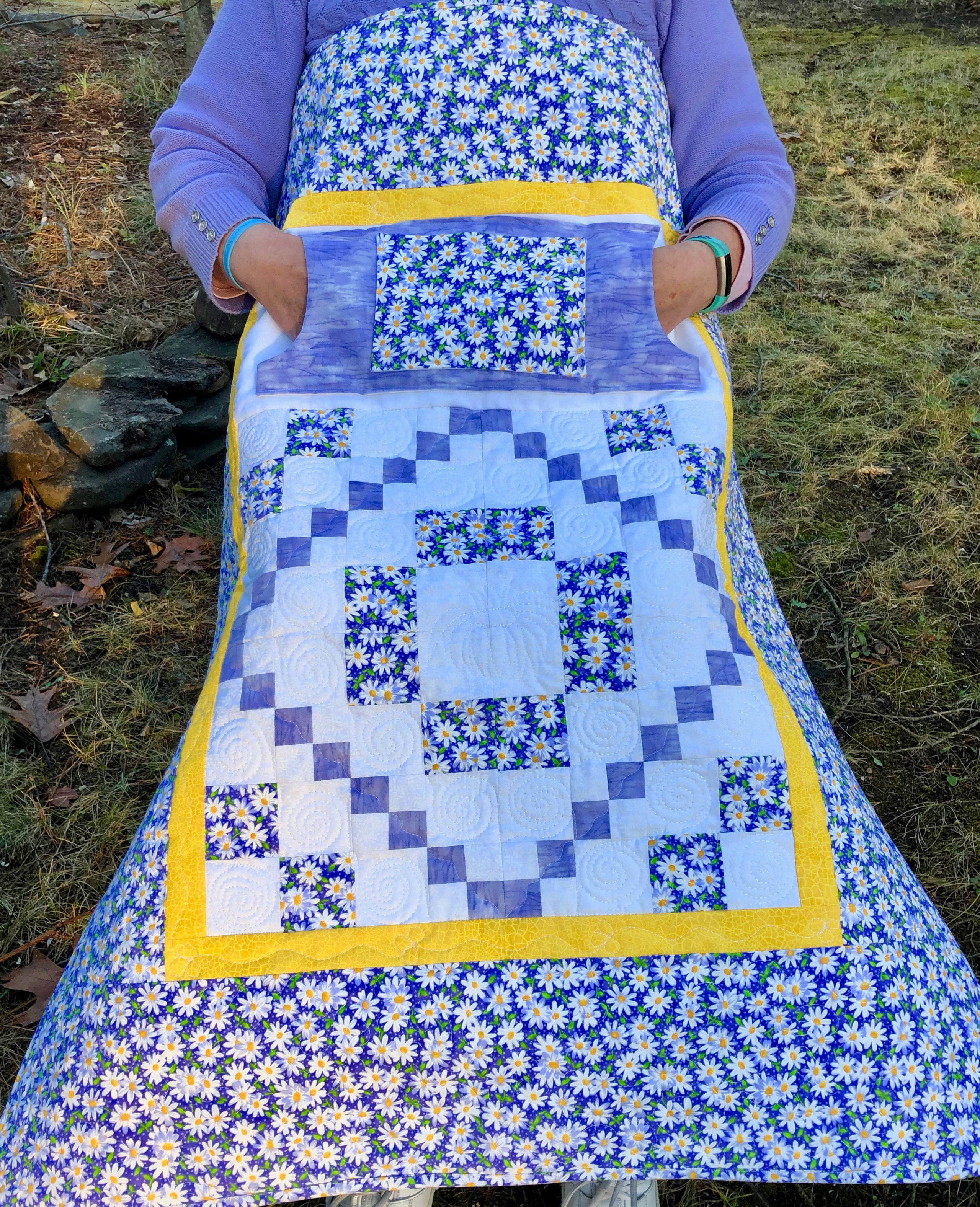 Lilac with White Daisies Lap Quilt